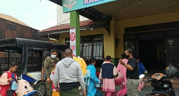 Badut Jalanan