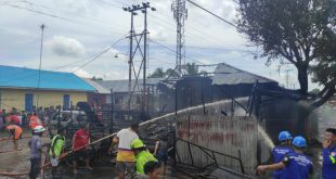 Empat Mobil