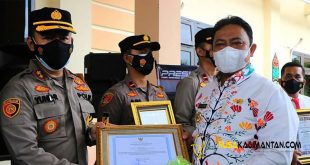 Bupati Edy Pratowo