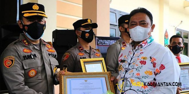 Bupati Edy Pratowo