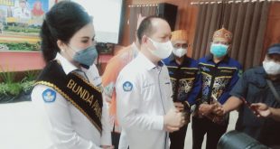 Luncurkan Pendidikan Hebat