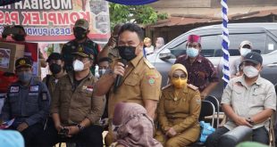 Serahkan Bantuan