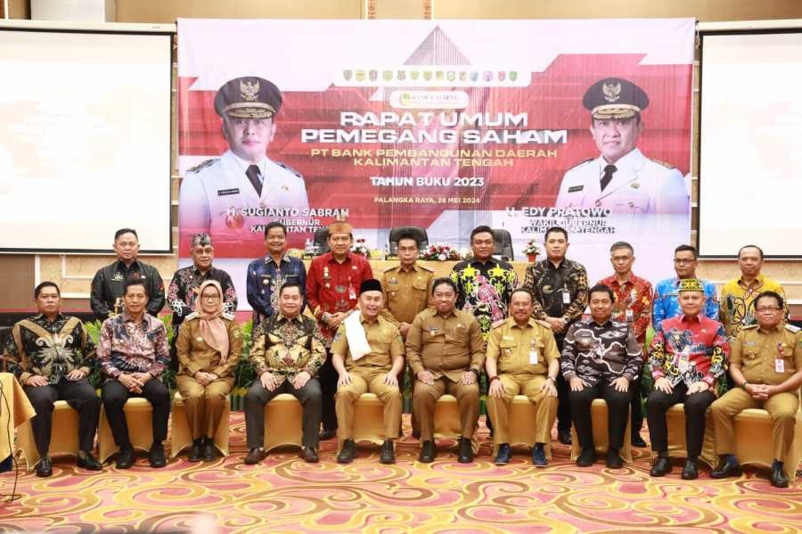 Hadiri RUPS Tahunan 2023, Gubernur Sugianto Sabran Apresiasi Kinerja PT ...
